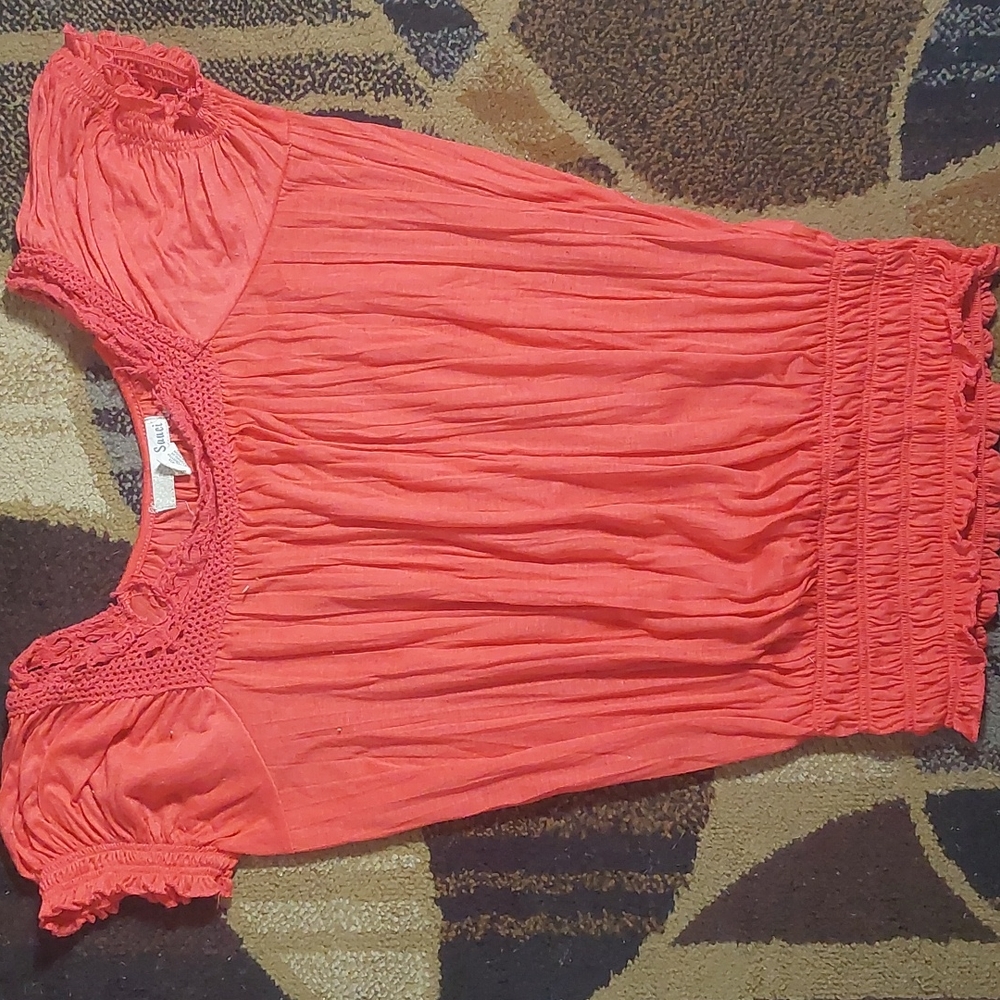 Sauci red shirt with elastic sleeves and waist